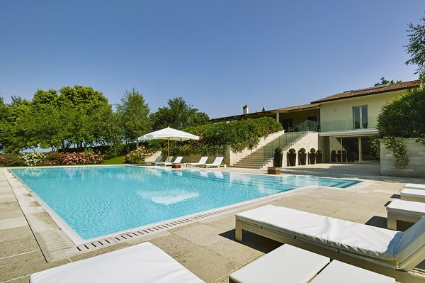 Les plaisirs de la piscine en camping de luxe